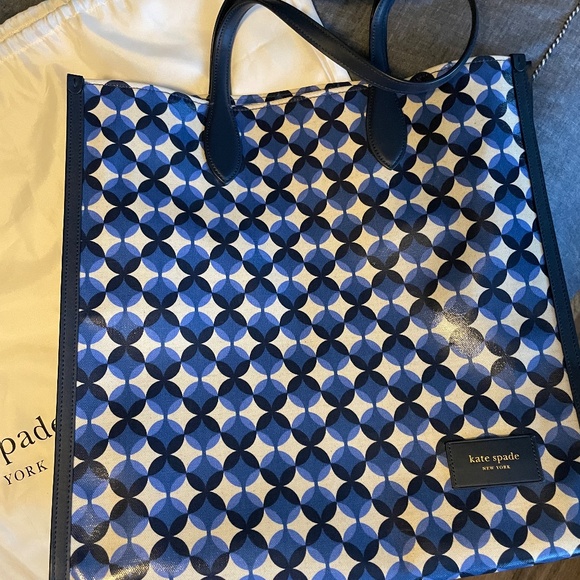 Kate Spade Gotham Patio Tile Extra Large Tote Bag PVC Women's - Picture 4 of 10